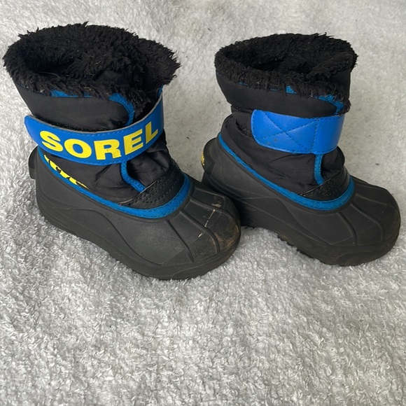 Sorel boots - Picture 2 of 5